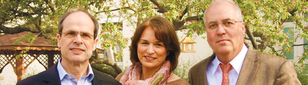 Der Stiftungsrat (v.l.n.r.): Prof. Dr. med. Martin Weber (Leiter der Palliativstation der Universitätsmedizin Mainz), Susanne Conrad (ZDF-Moderatorin, Autorin), Bernhard Nellessen (Fernsehdirektor SWR i.R., Kommunikationsberater)
